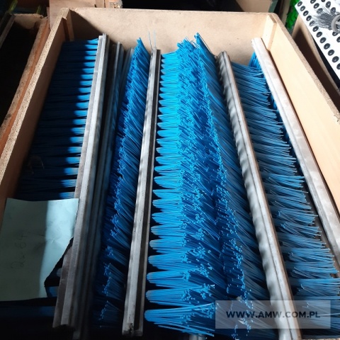 Segmenty szczotek - pakiet zawierający 7 poz. asort. (wg oddzielnego wykazu), w tym m.in.: szczotka talerzowa, szczotka kasetowa, szczotki doczepne itp. 